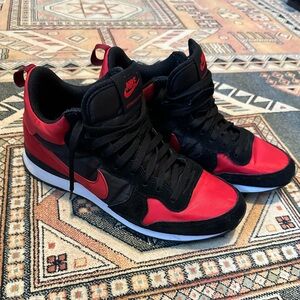 Nike Internationalist Mid